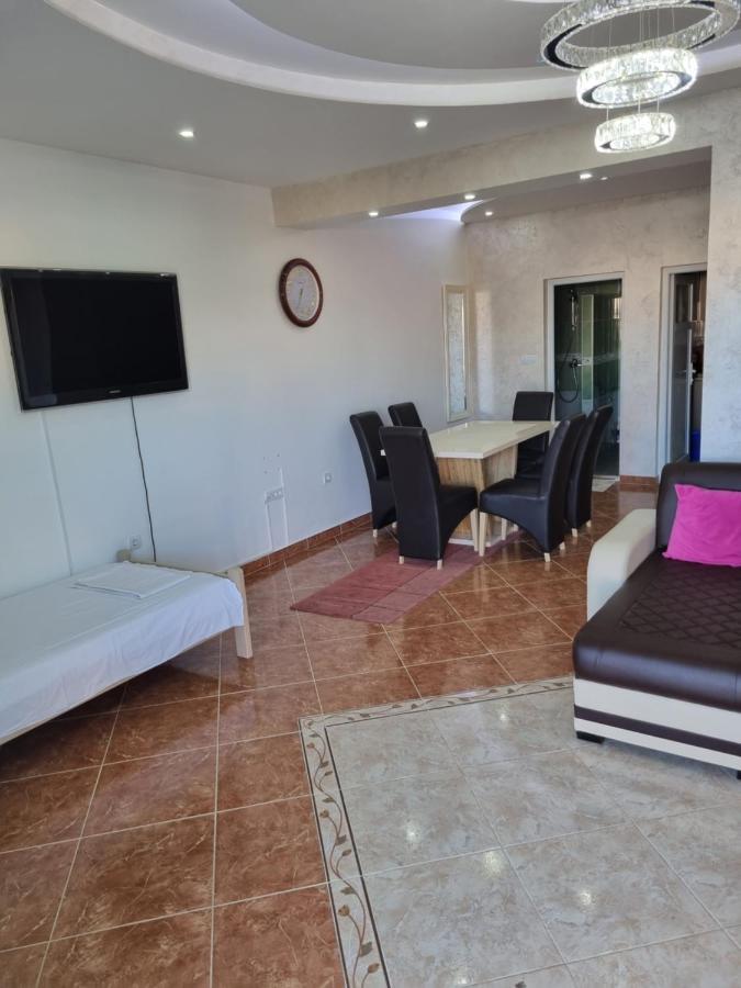 Apartmani Ani Bar Luaran gambar