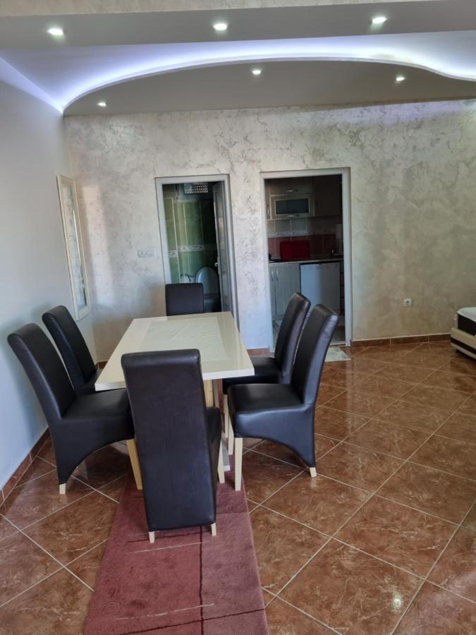 Apartmani Ani Bar Luaran gambar