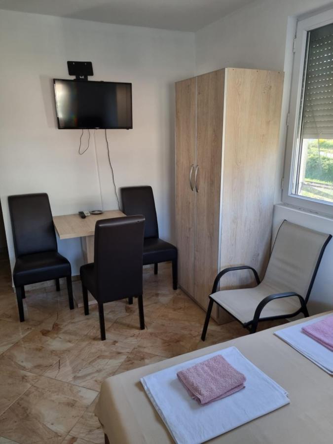Apartmani Ani Bar Luaran gambar